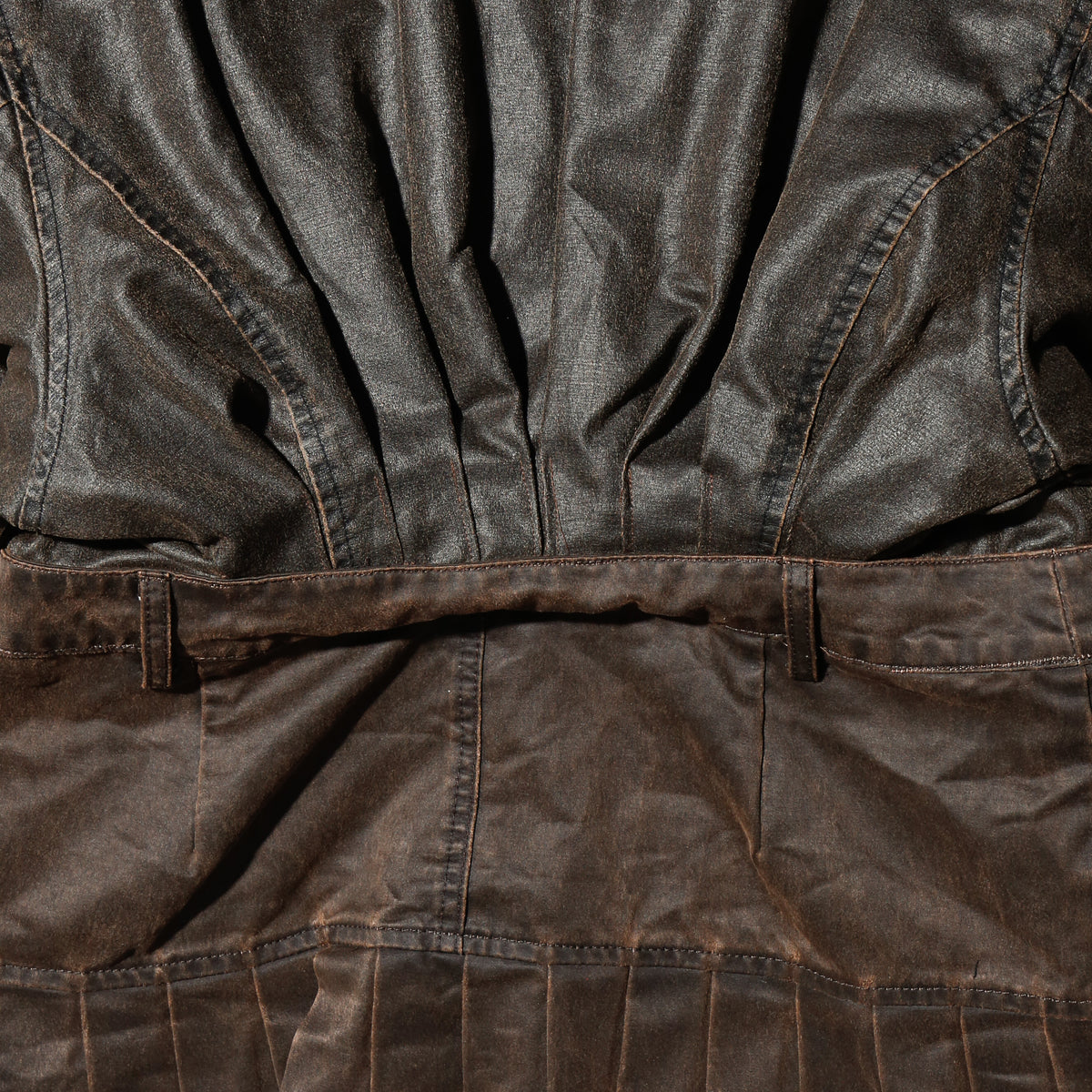 *one-off hybrid pleats dust jacket