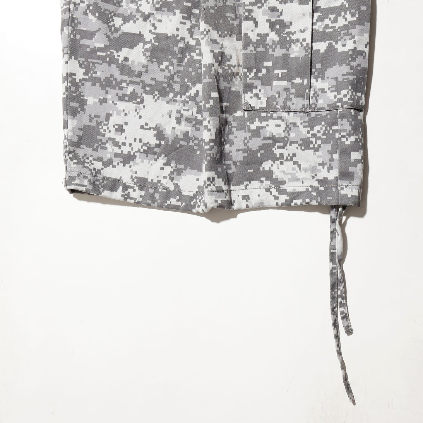 vintage center tuck digital camo shorts