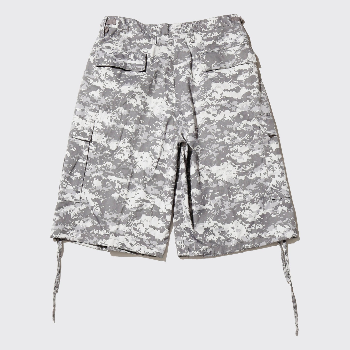 vintage center tuck digital camo shorts