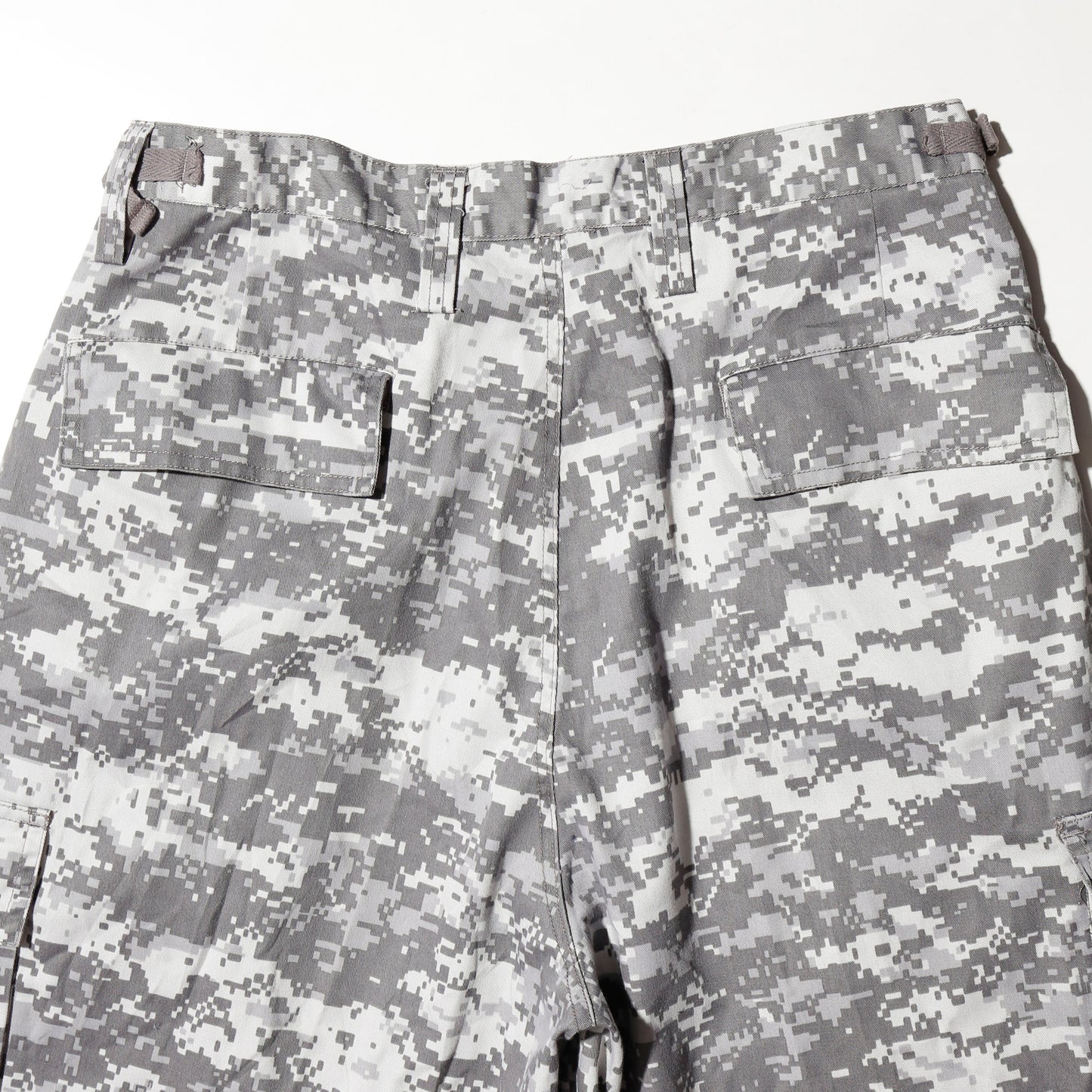 vintage center tuck digital camo shorts