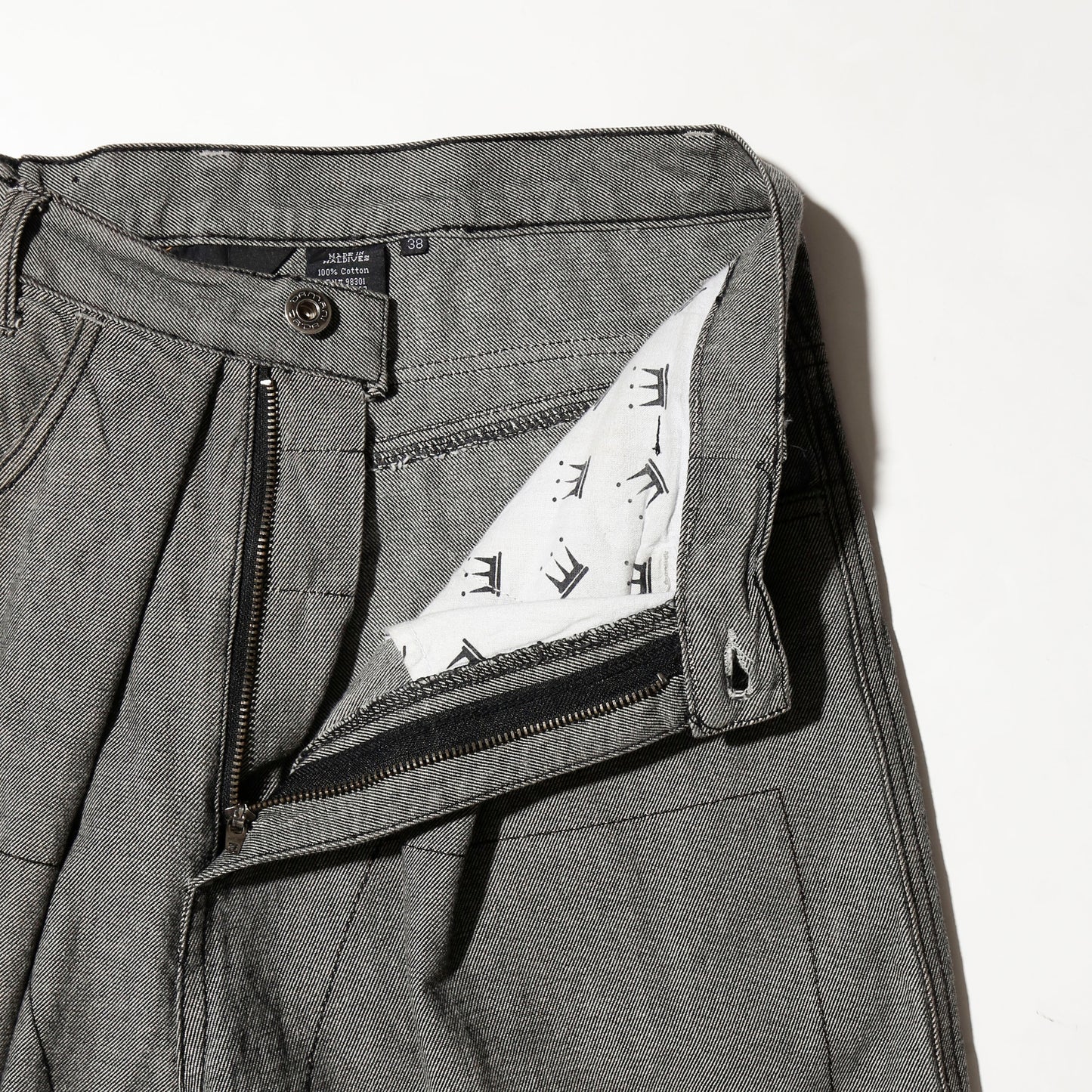 vintage center tuck stitched bermuda shorts