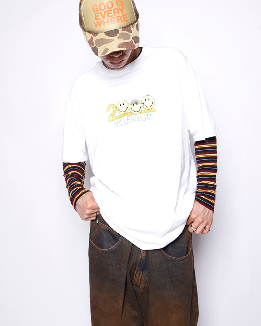vintage 90's "2000 millennium" smiley t-shirt