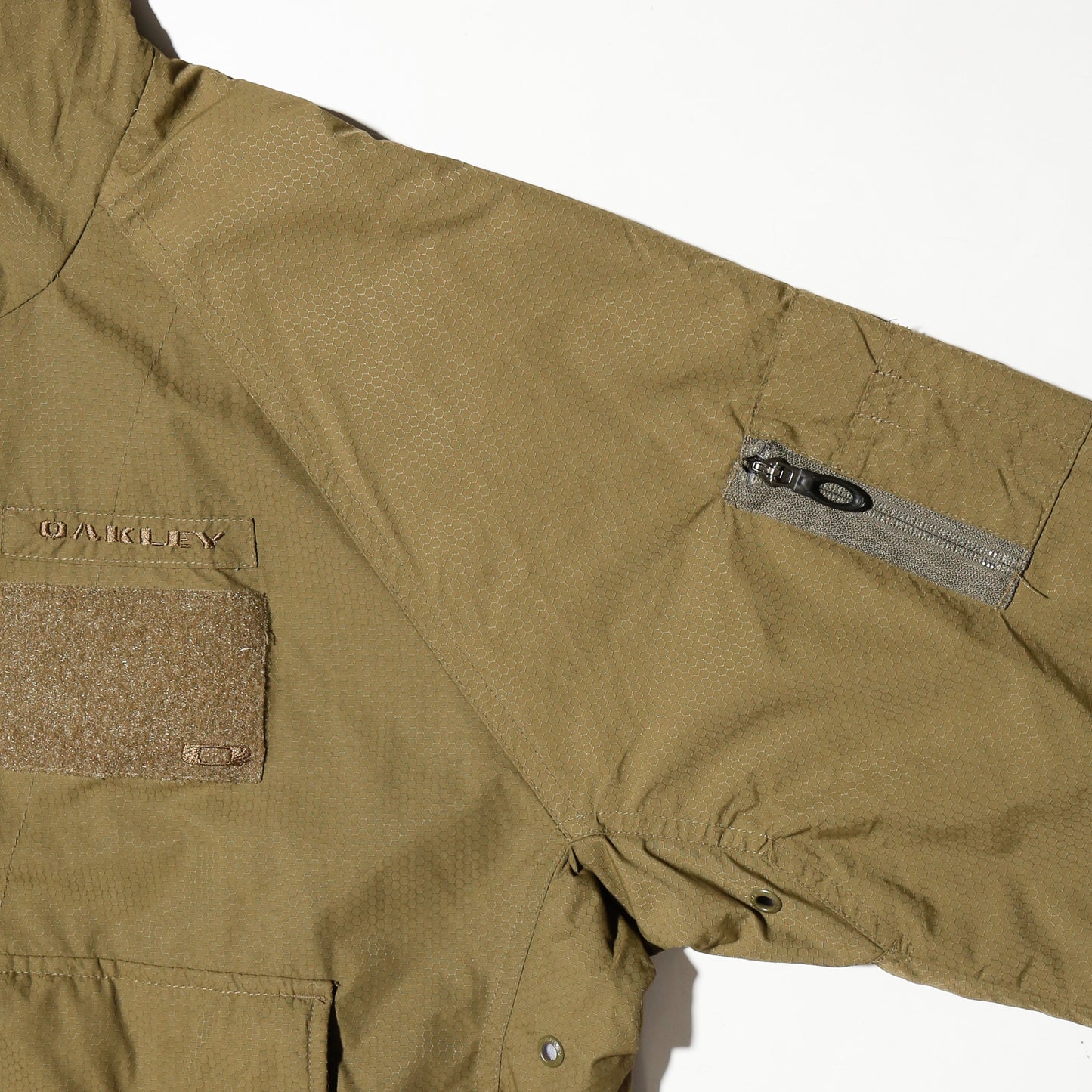 vintage 00's oakley tactical anorack, detachable fur