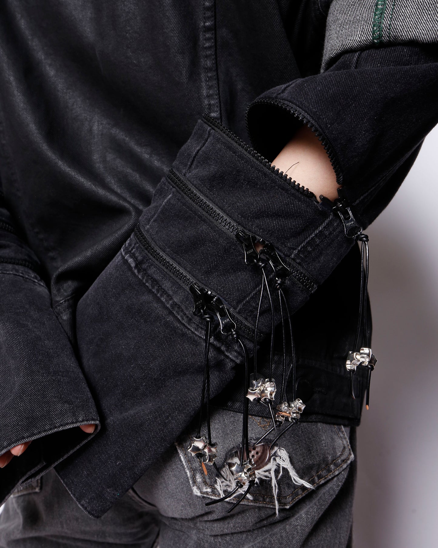 *one-off fringe zipped luster trucker jacket