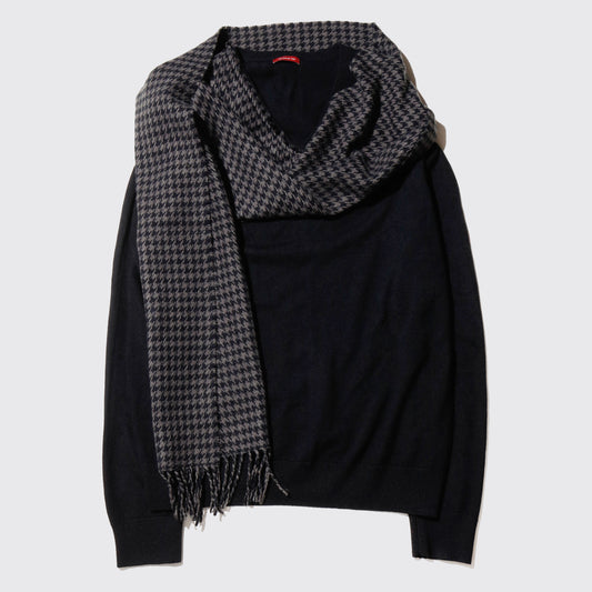 *One-off with muffler sweater