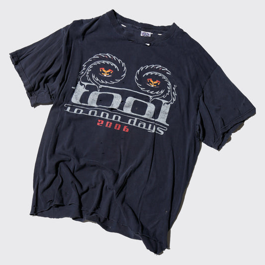 vintage 2006's Tool 10,000 days broken t-shirt
