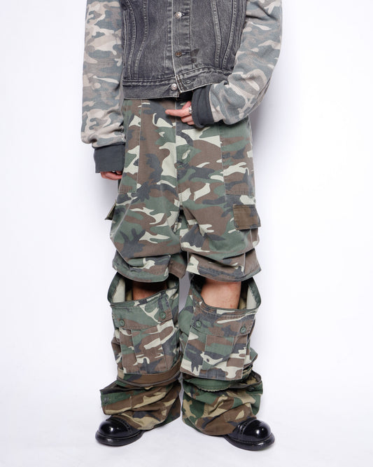 *one-off detachable pleats cargo trousers