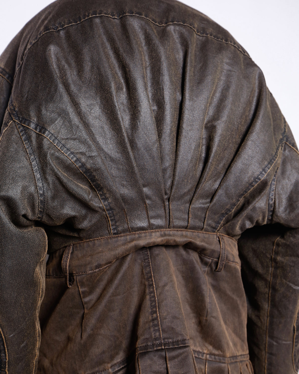 *one-off hybrid pleats dust jacket