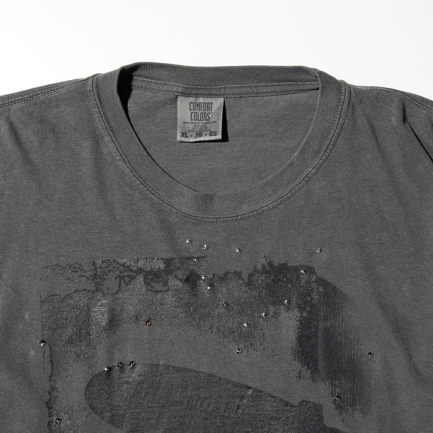 *one-off "the world is yours" hand screen l/s l