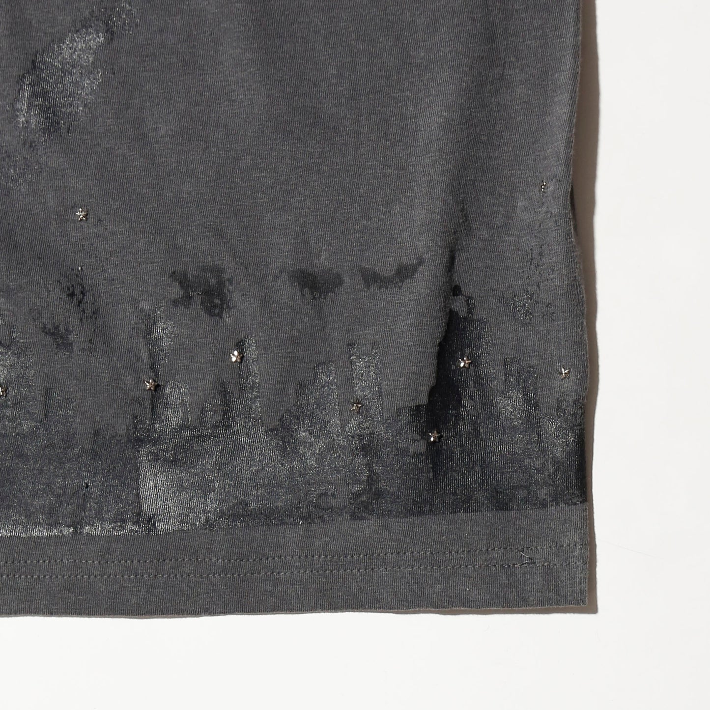 *one-off "the world is yours" hand screen l/s l