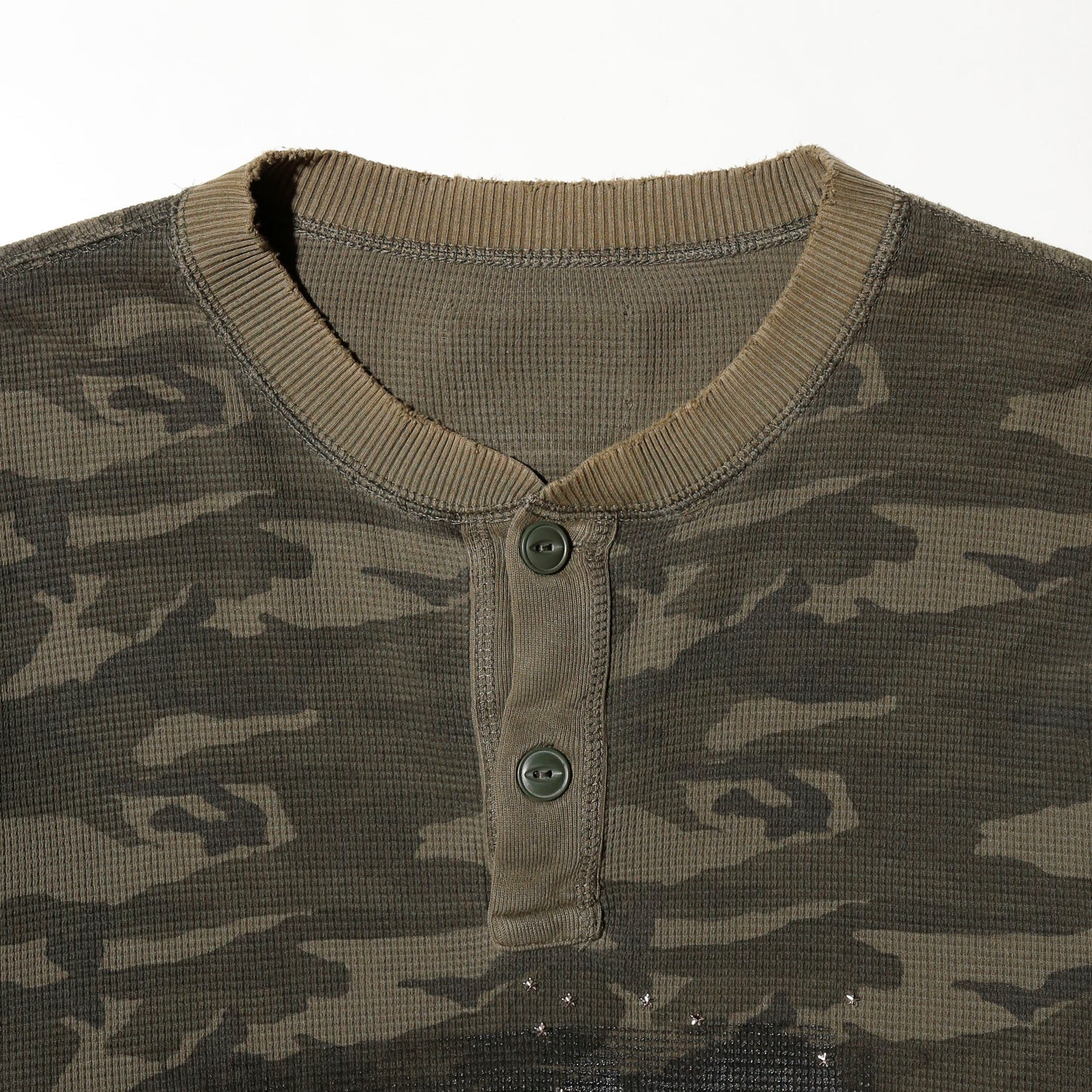 *one-off "the world is yours" hand screen l/s