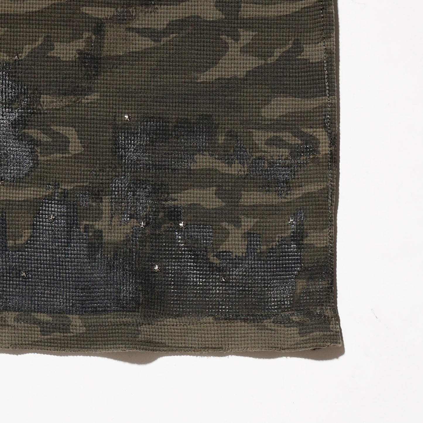*one-off "the world is yours" hand screen l/s