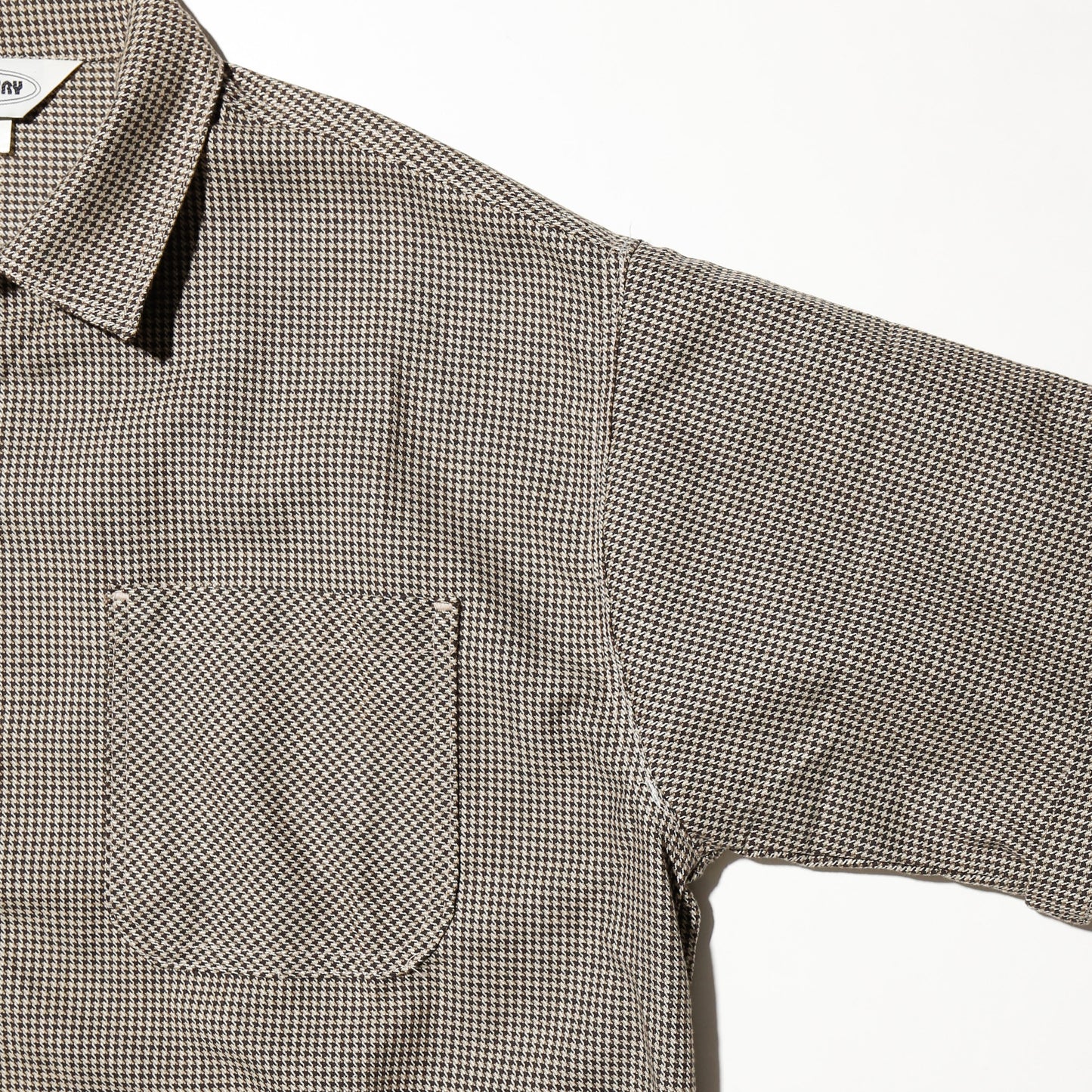 *one-off hybrid yin-yang sleeve shirt jacket