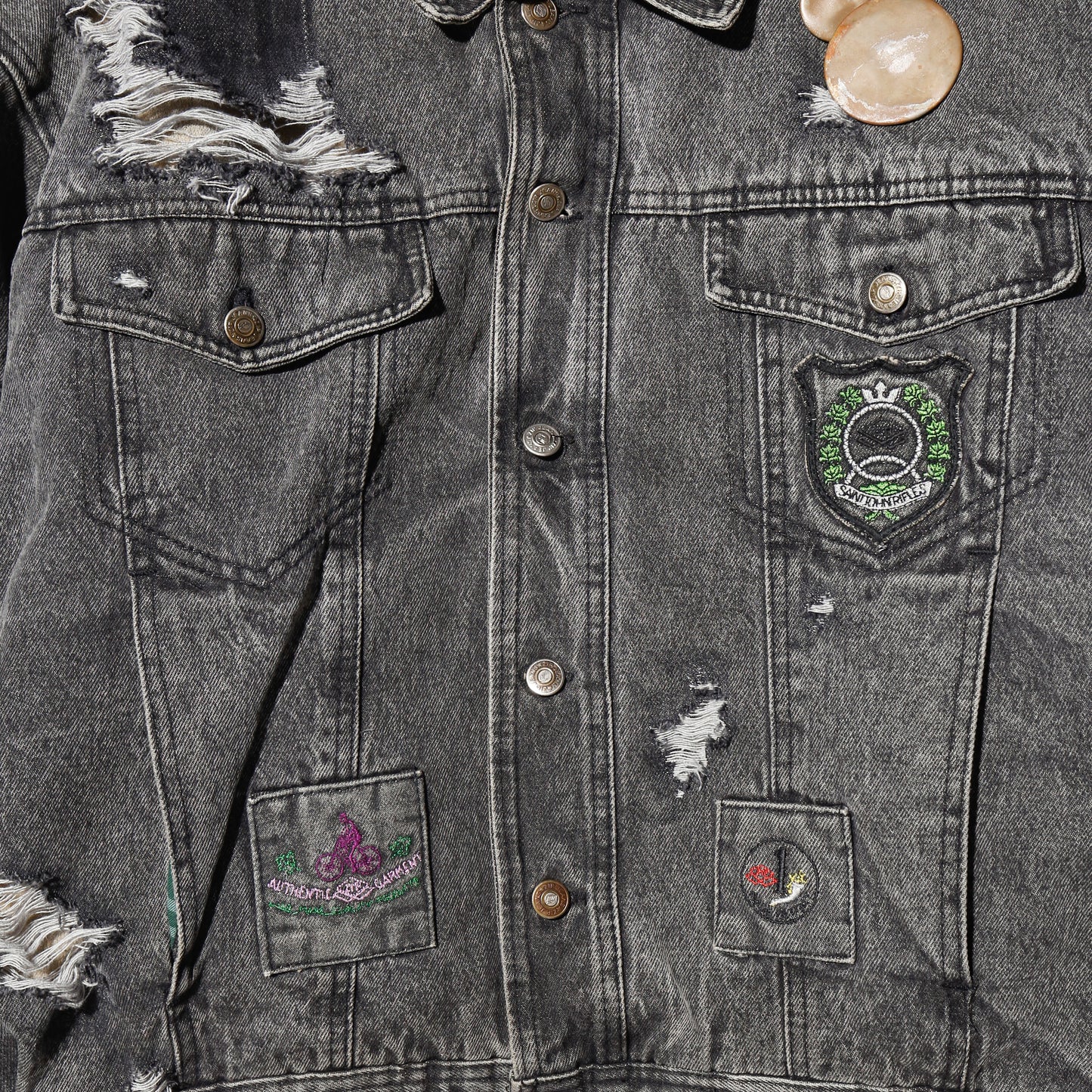 *one-off custom broken trucker jacket with boa lining/aging kapper badge