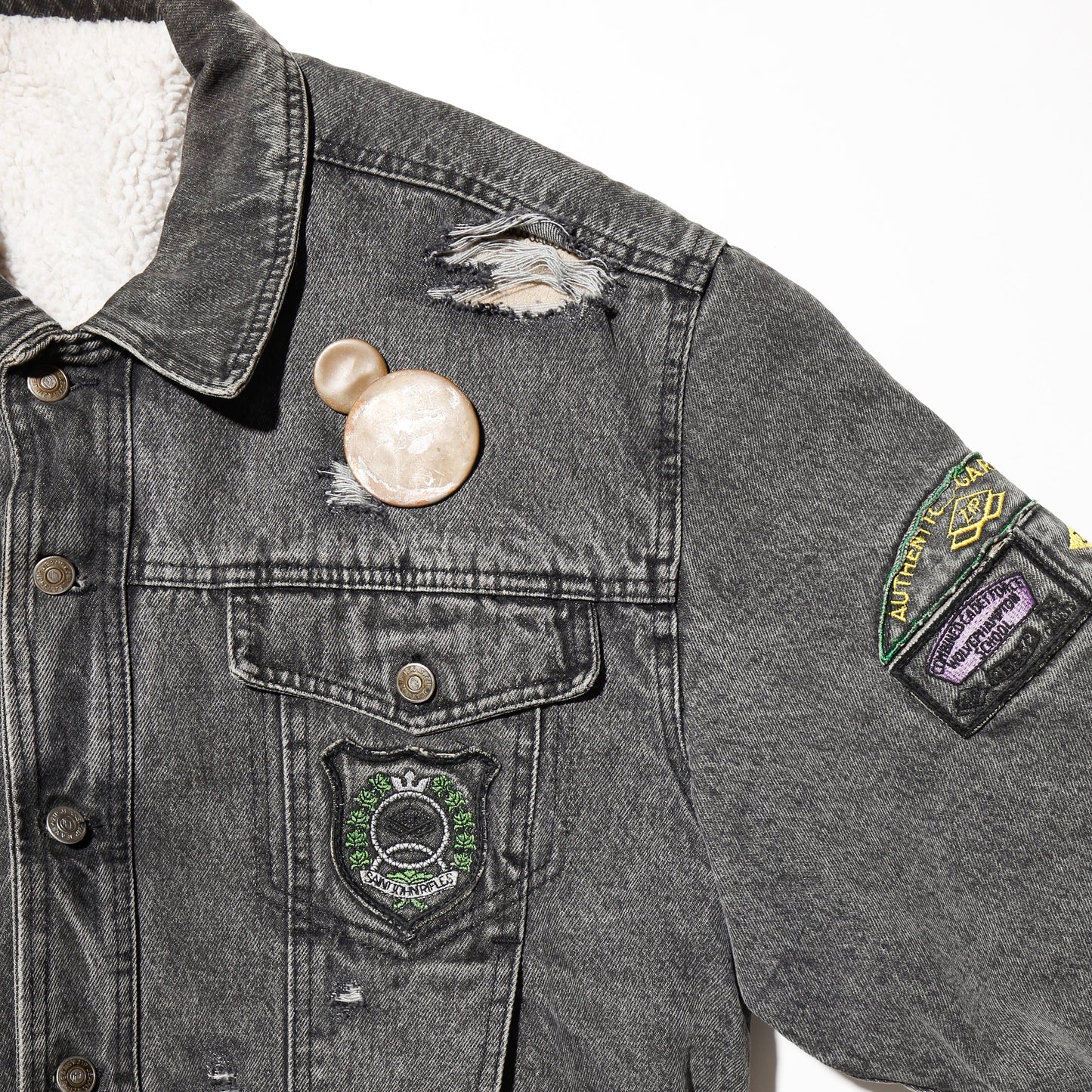 *one-off custom broken trucker jacket with boa lining/aging kapper badge