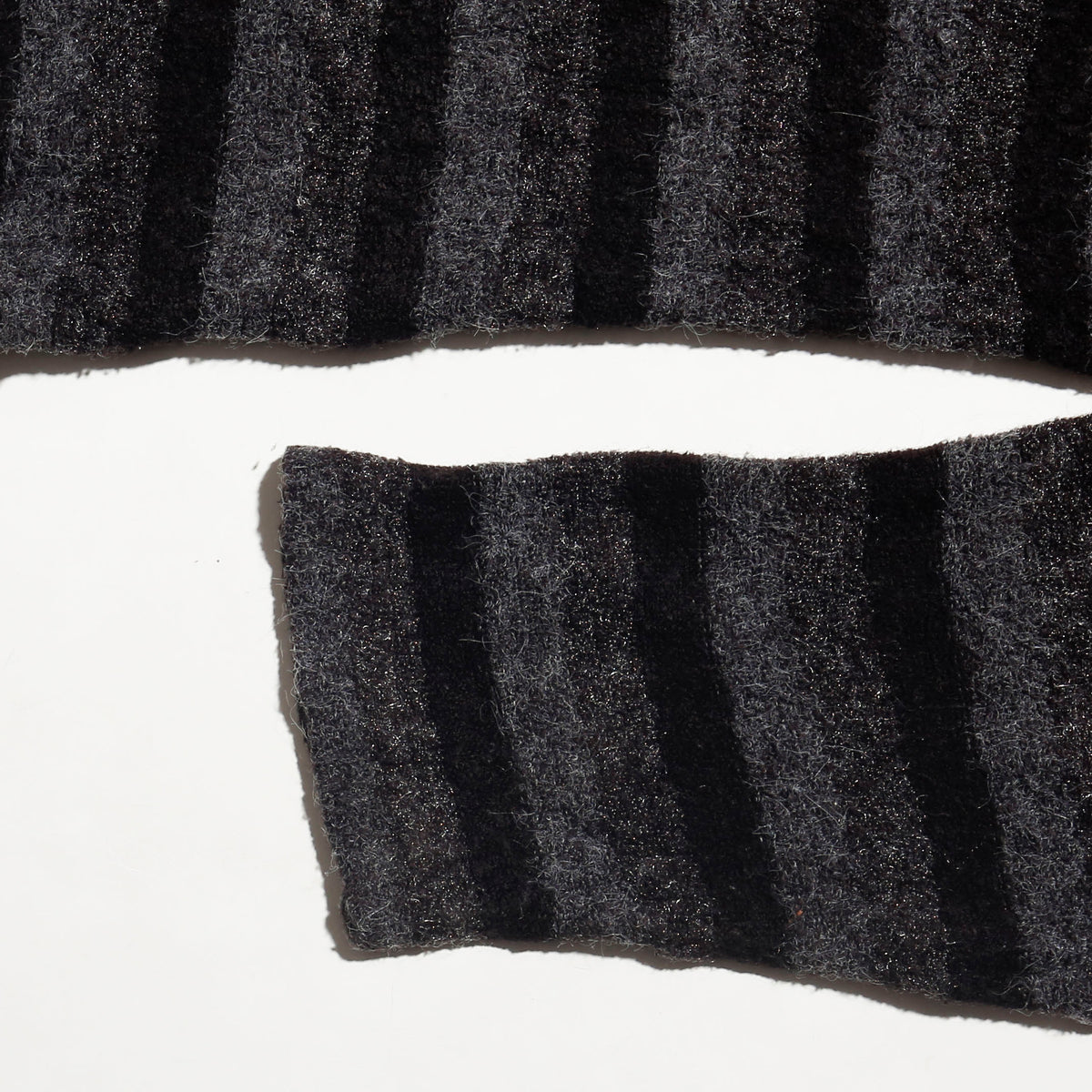 vintage 00's lame border sweater