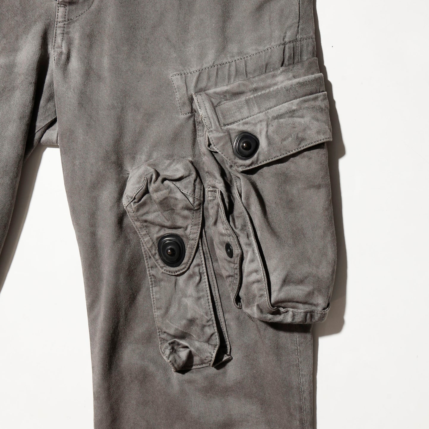09s/s JULIUS "CANON_1 THE POSSESSED" gasmask cropped trousers