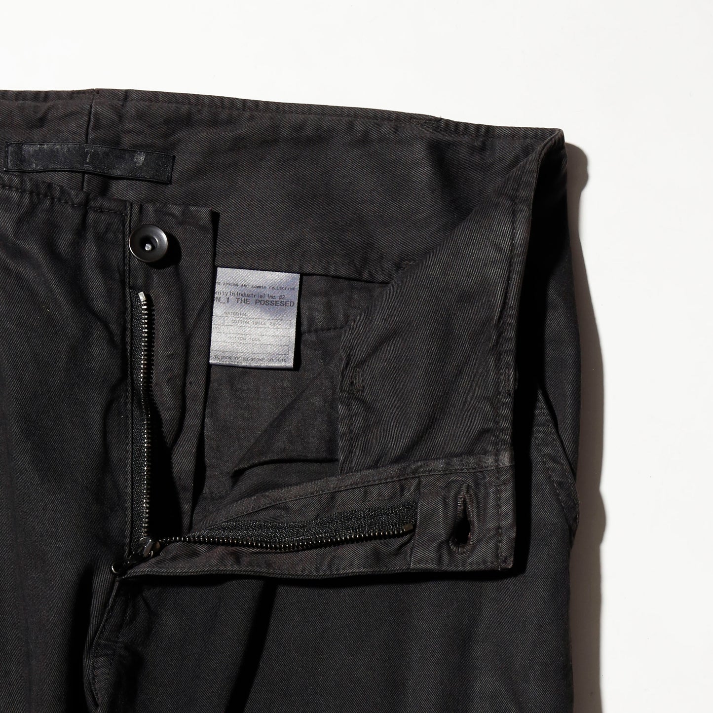 09aw JULIUS "CANON_1 THE POSSESSED" gasmask cargo trousers