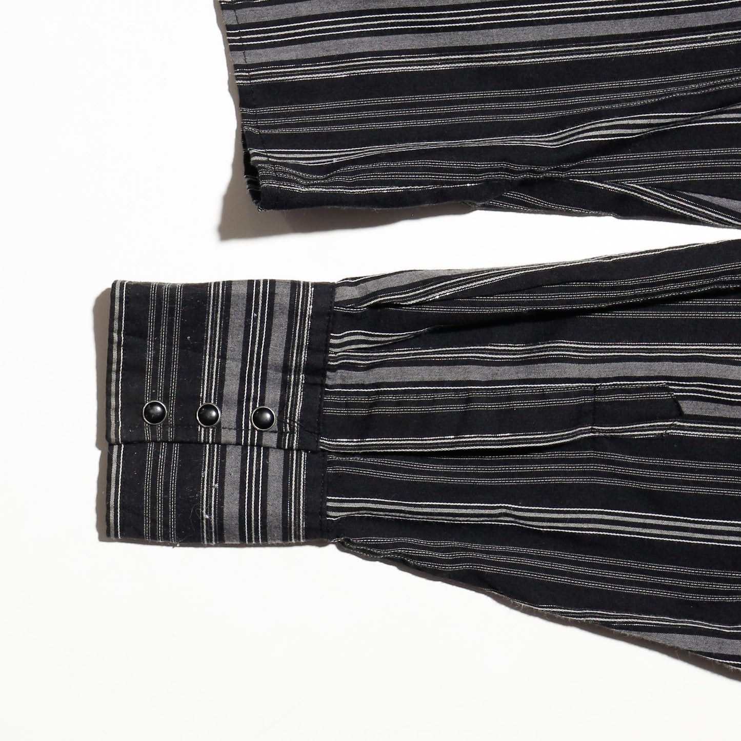 *one-off cropped bowtie stripe shirt