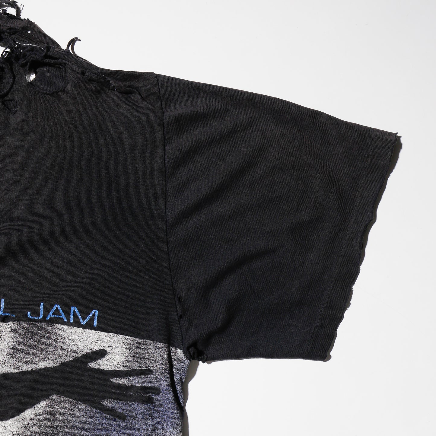 vintage 1998's Pearl Jam Yield broken t-shirt