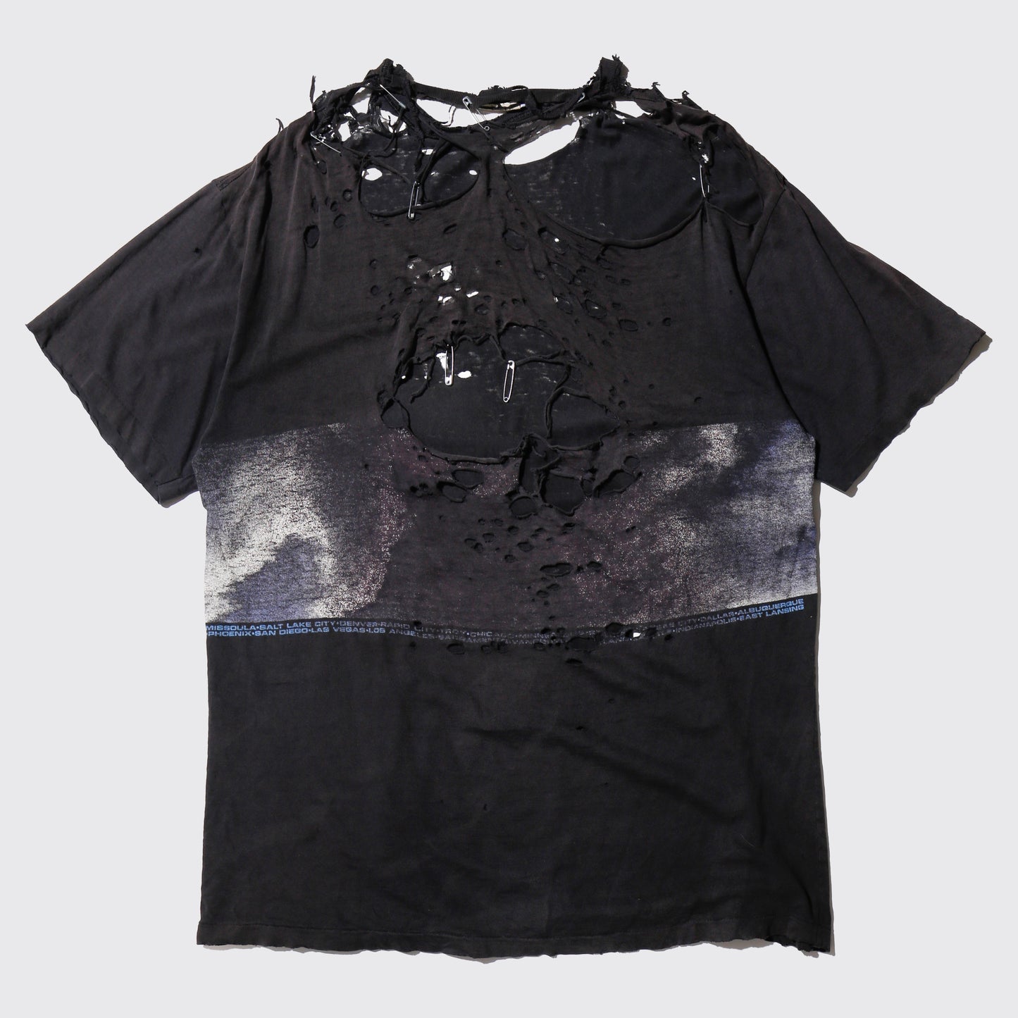 vintage 1998's Pearl Jam Yield broken t-shirt