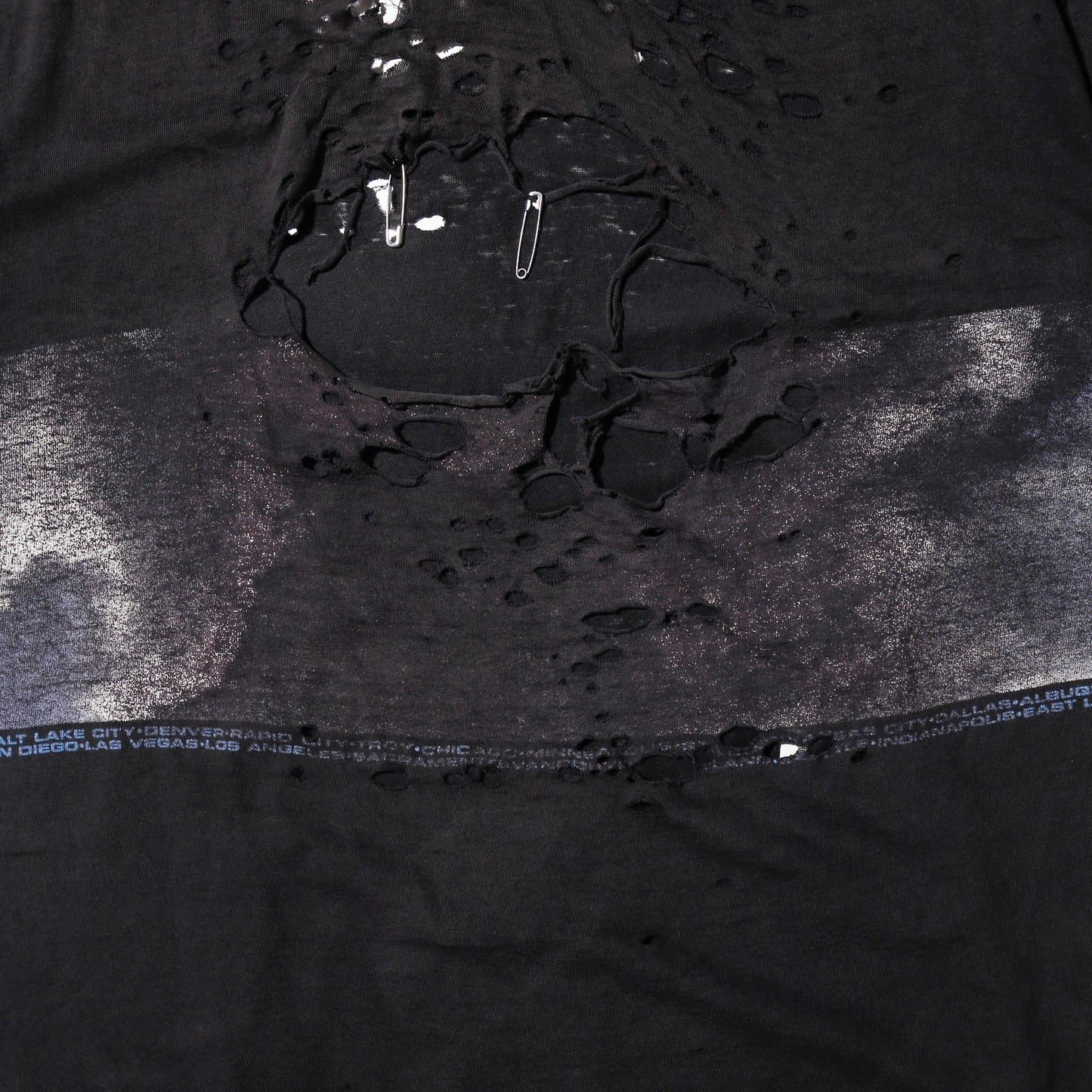 vintage 1998's Pearl Jam Yield broken t-shirt
