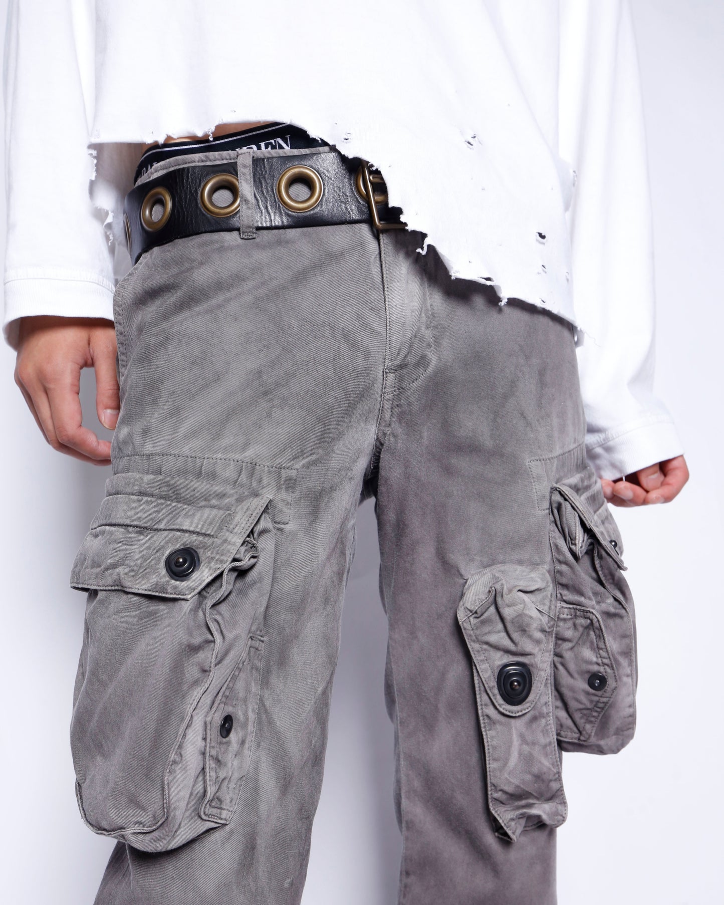 09s/s JULIUS "CANON_1 THE POSSESSED" gasmask cropped trousers