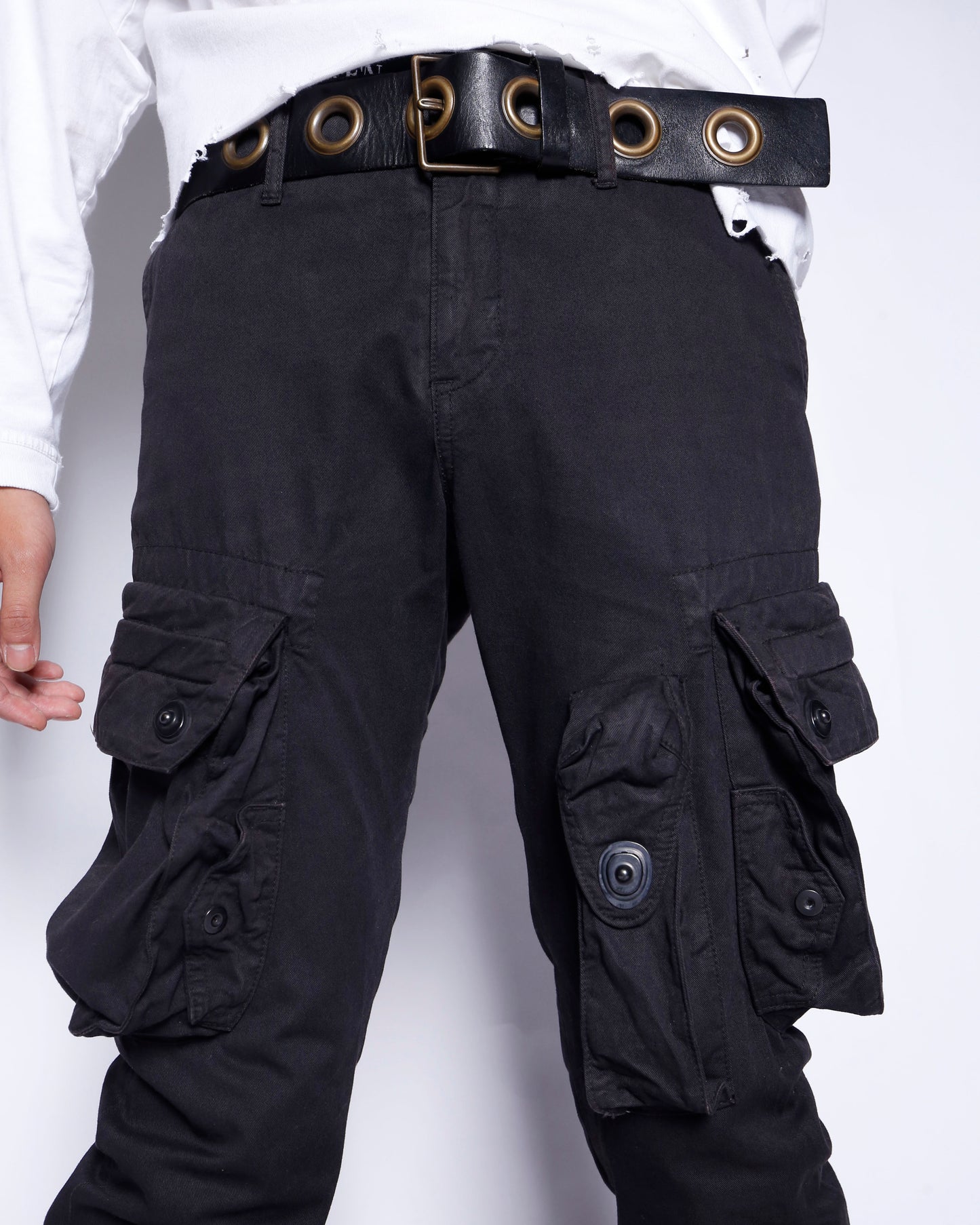 09aw JULIUS "CANON_1 THE POSSESSED" gasmask cargo trousers