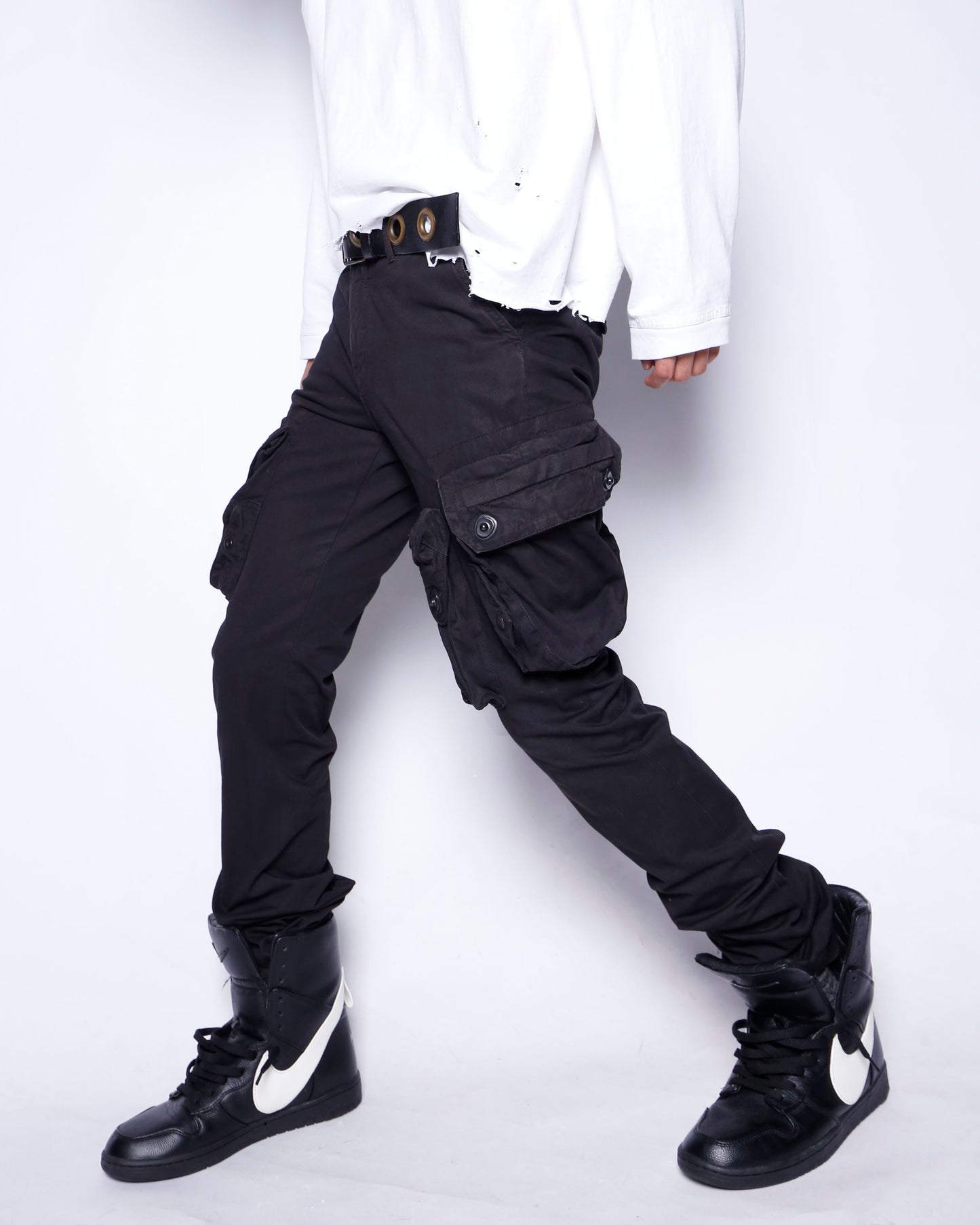 09aw JULIUS "CANON_1 THE POSSESSED" gasmask cargo trousers