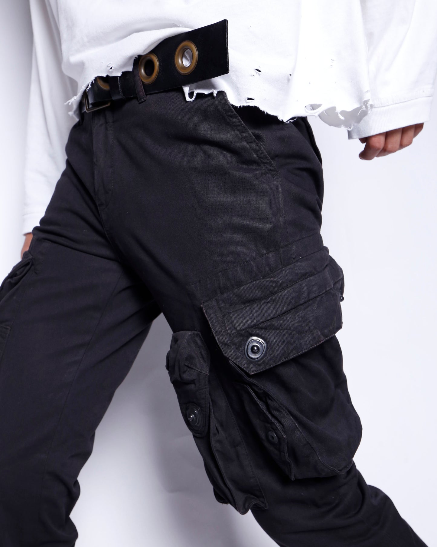 09aw JULIUS "CANON_1 THE POSSESSED" gasmask cargo trousers