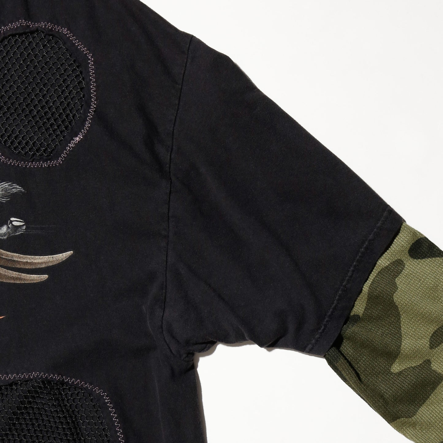 *one-off hybrid hole l/s t-shirt