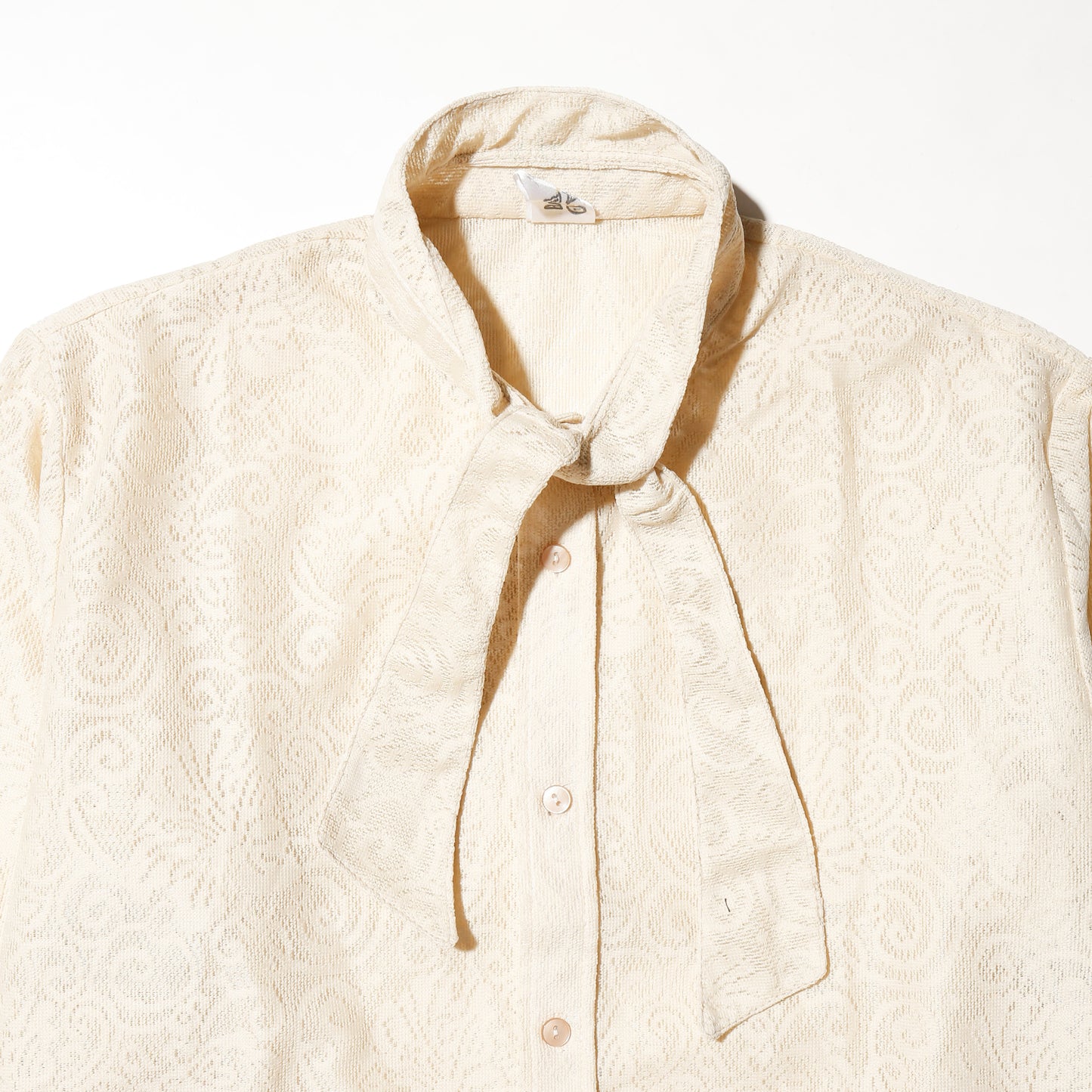 *one-off cropped bowtie lace shirt