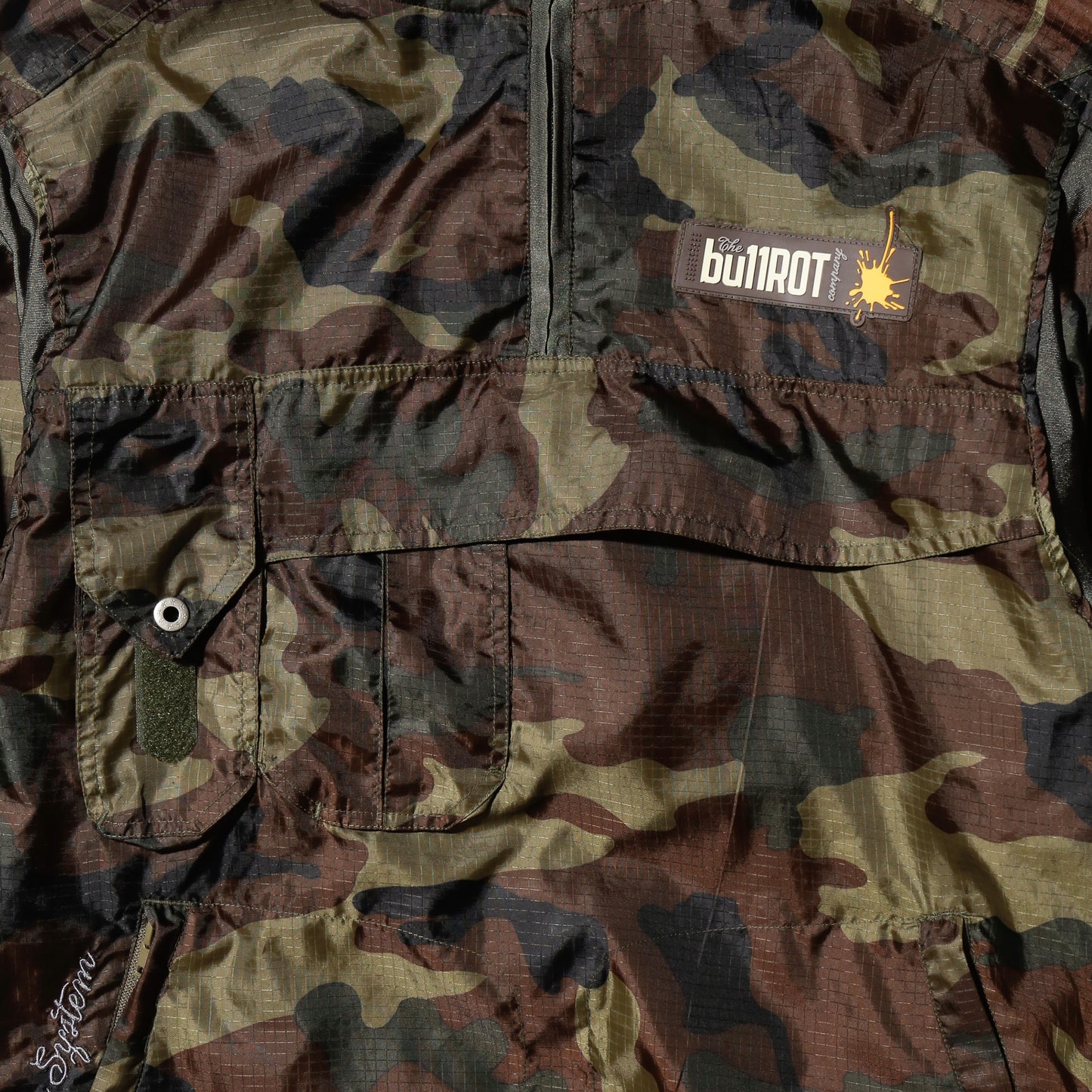 vintage the bull rot camo nylon anorack