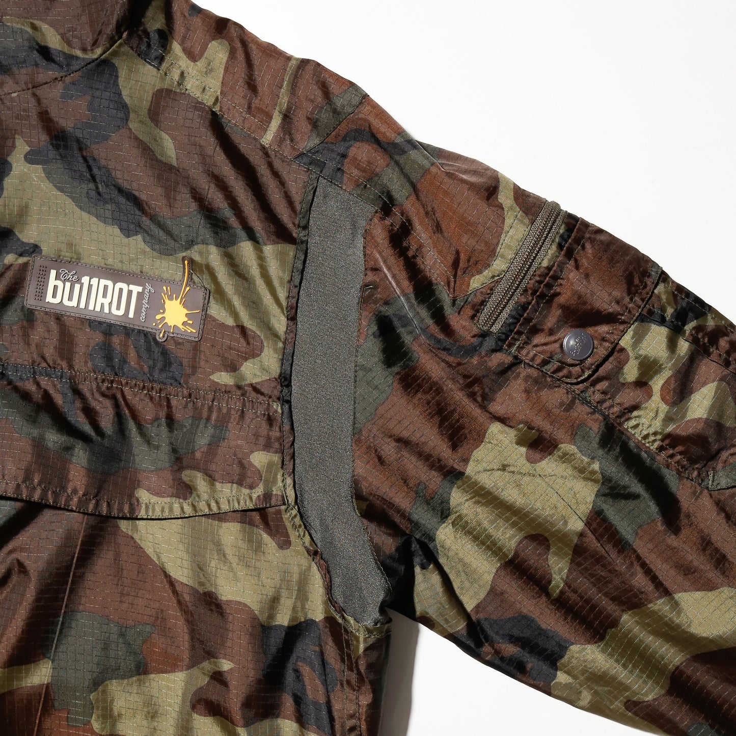 vintage the bull rot camo nylon anorack