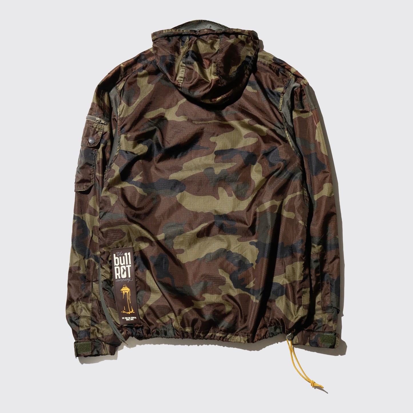 vintage the bull rot camo nylon anorack