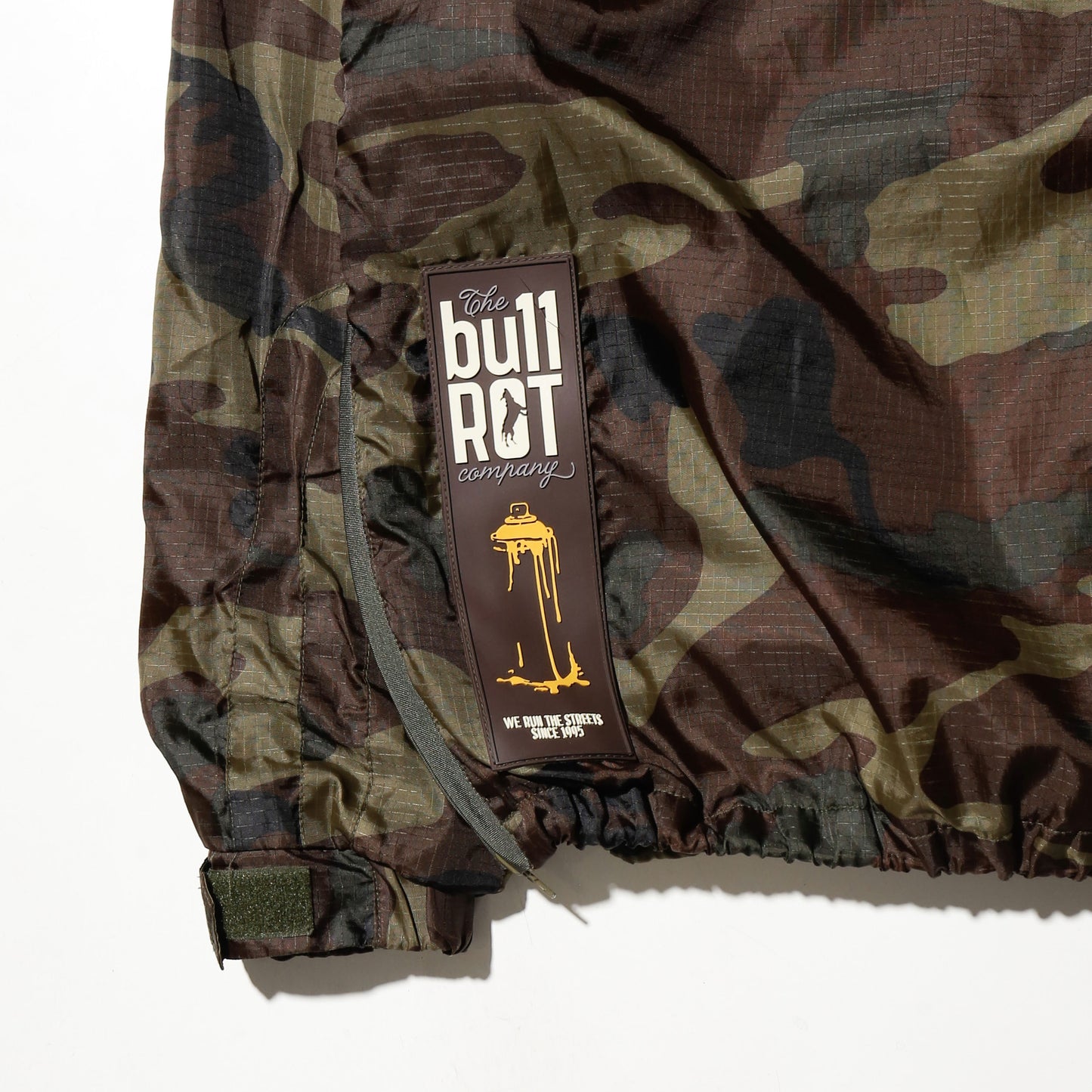 vintage the bull rot camo nylon anorack