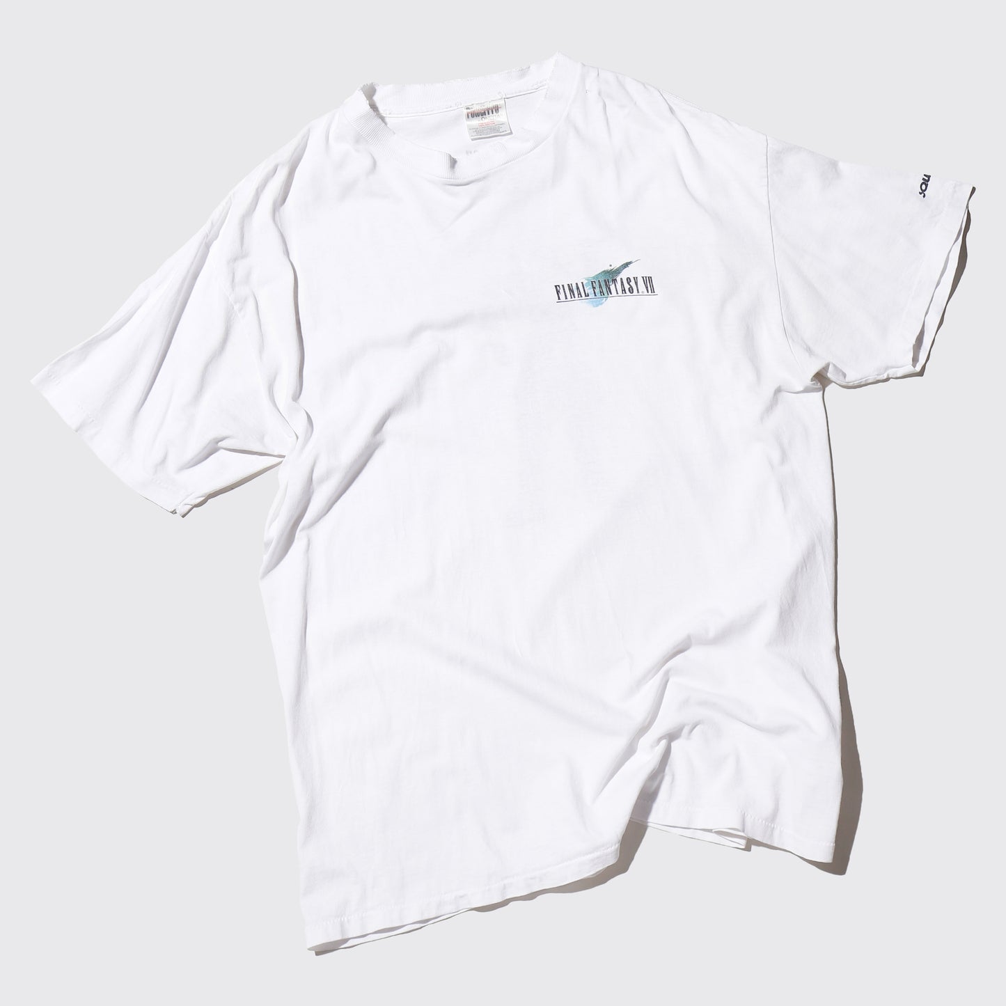 vintage 90's Final Fantasy VII Cloud t-shirt , by Square Soft