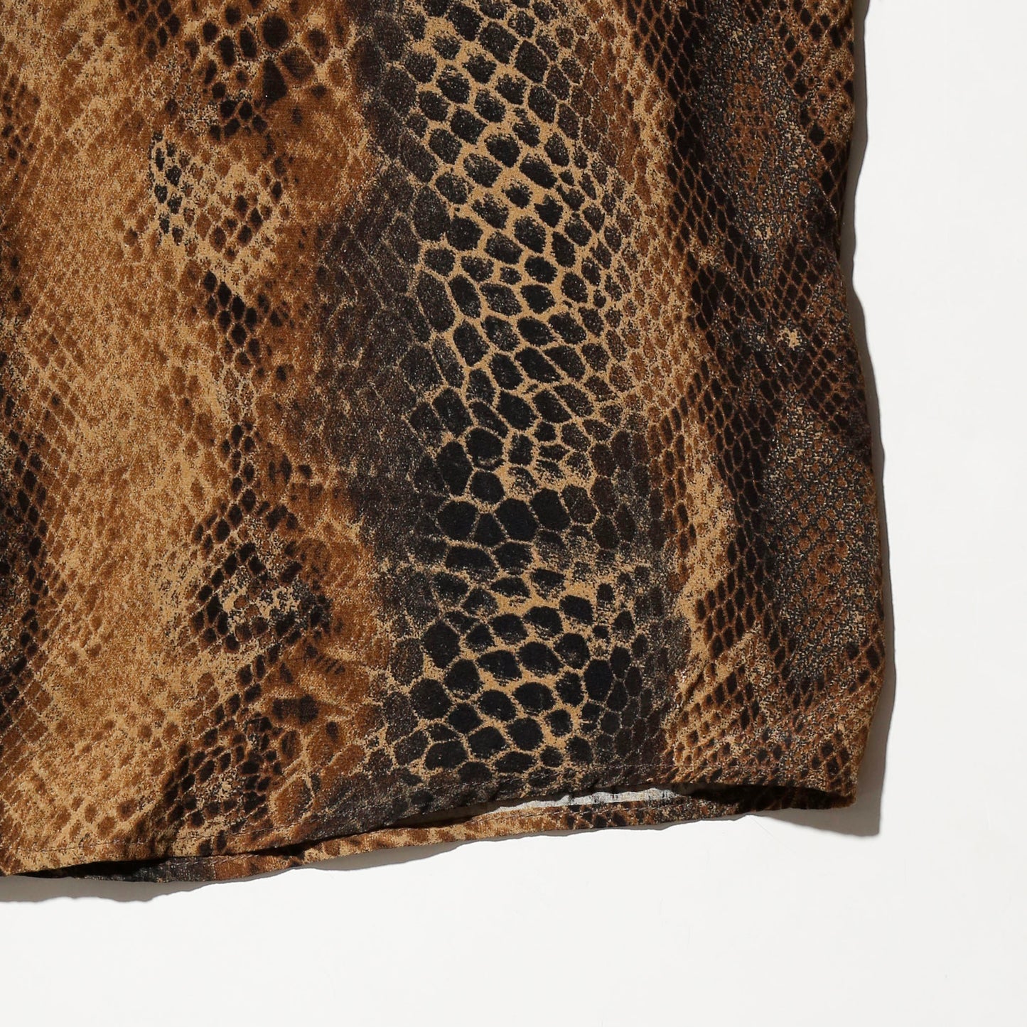 vintage python loose shirt