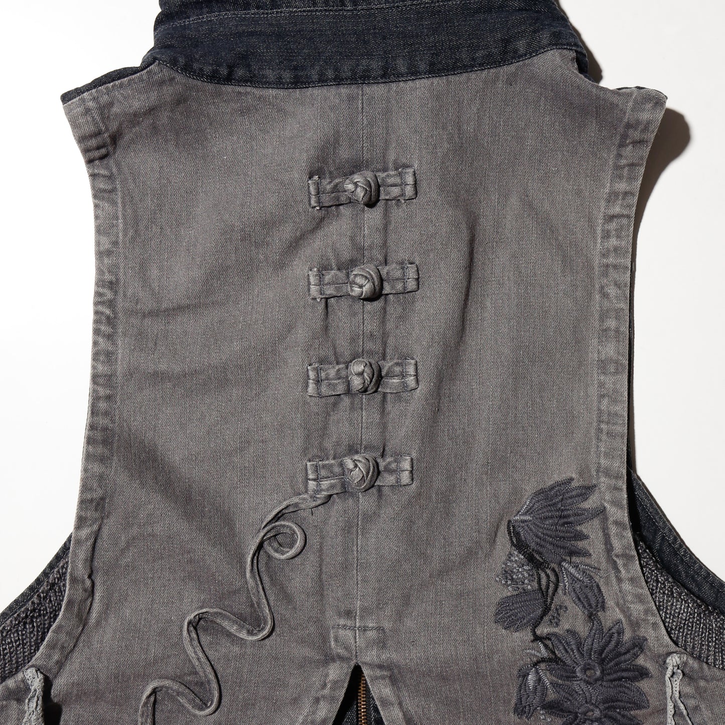 vintage broderied deform vest
