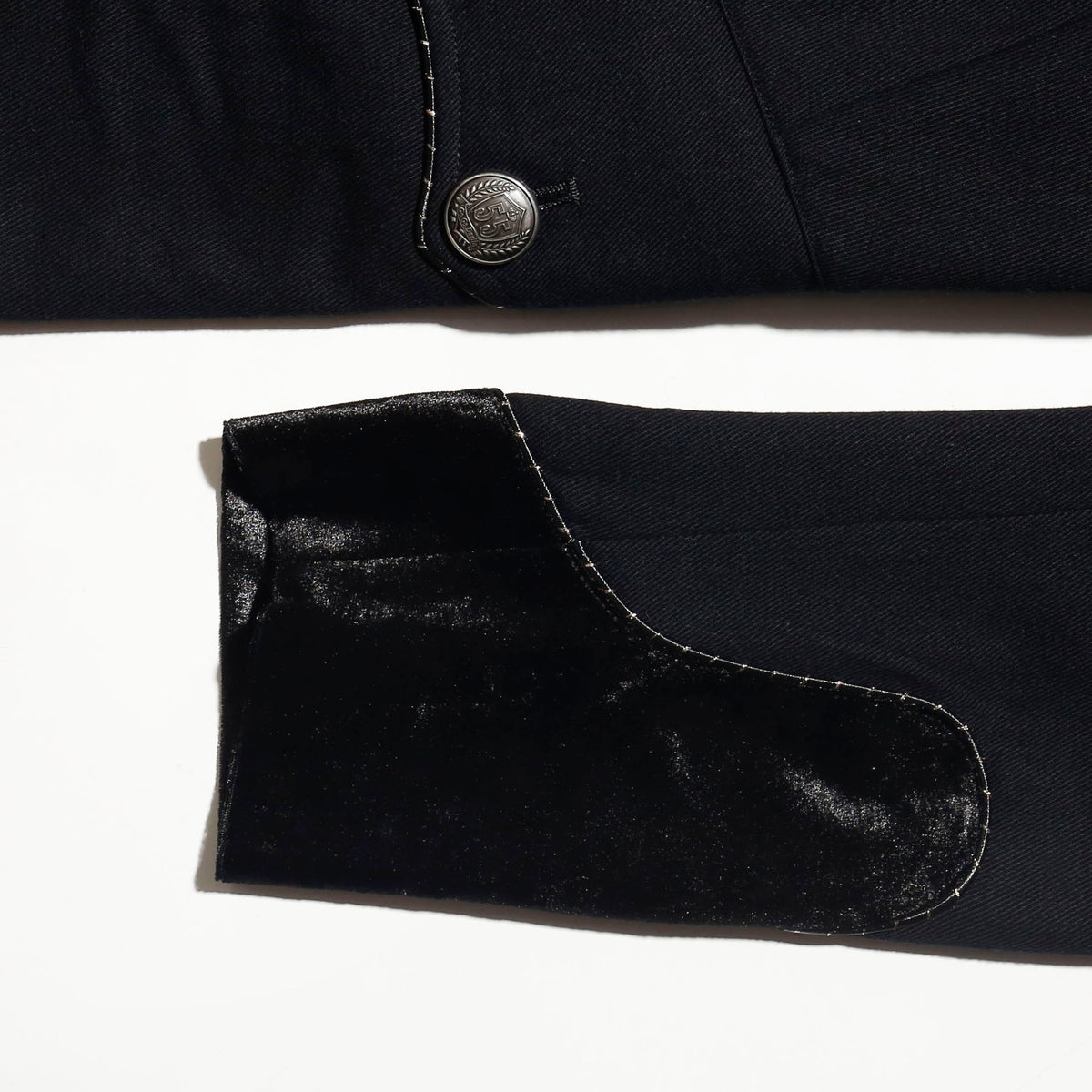 Go Go Darlin' × beauty:beast - "NAPOLEON JACKET : From the 2001's archives./Black Piping"