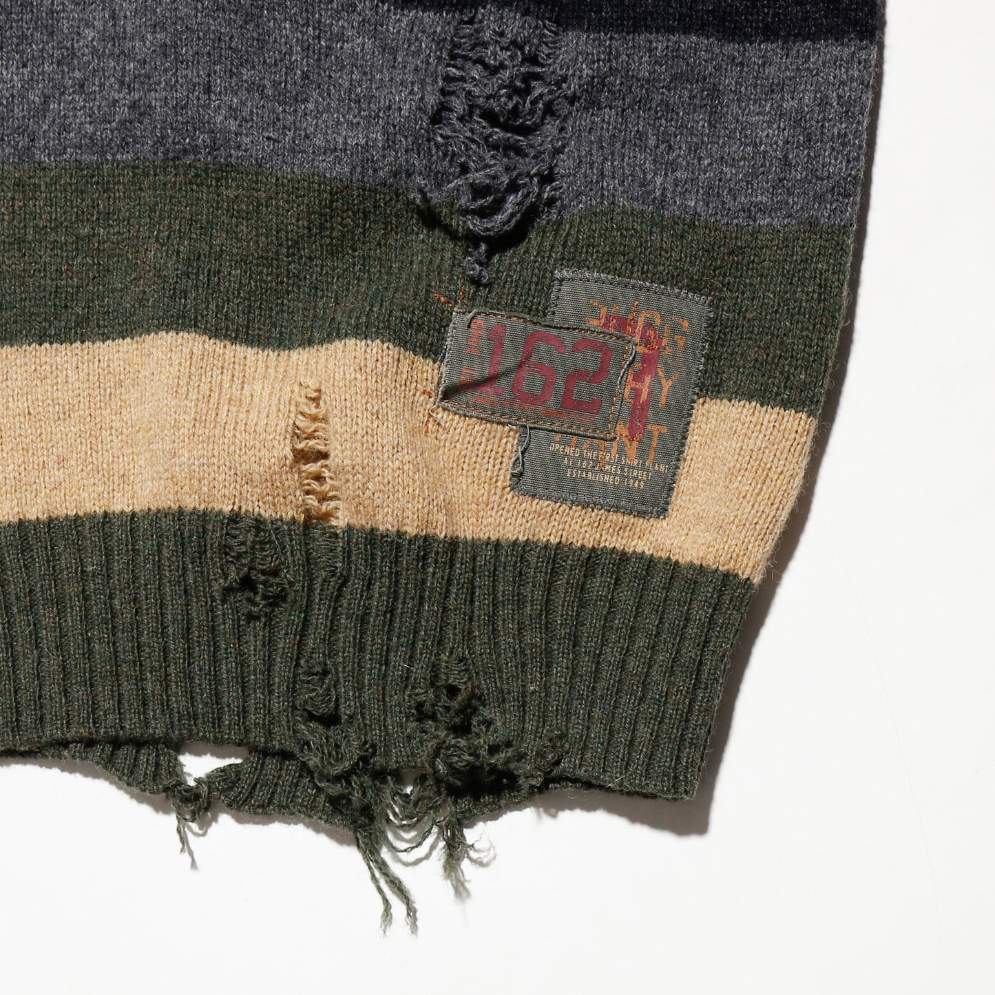 *one-off broken border sweater