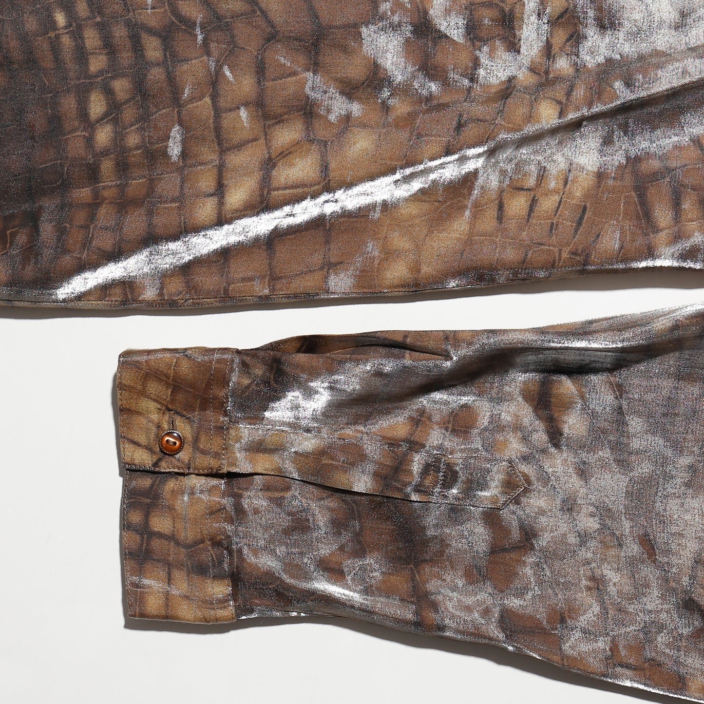 vintage shinny animal loose shirt