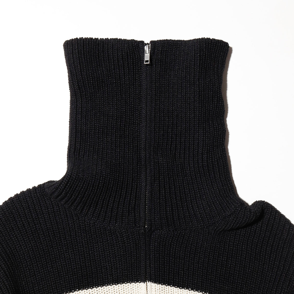 vintage border cropped half zip sweater