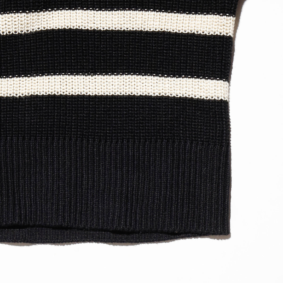 vintage border cropped half zip sweater