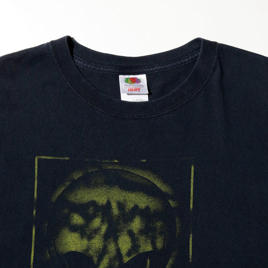 vintage 00's distressed alien t-shirt