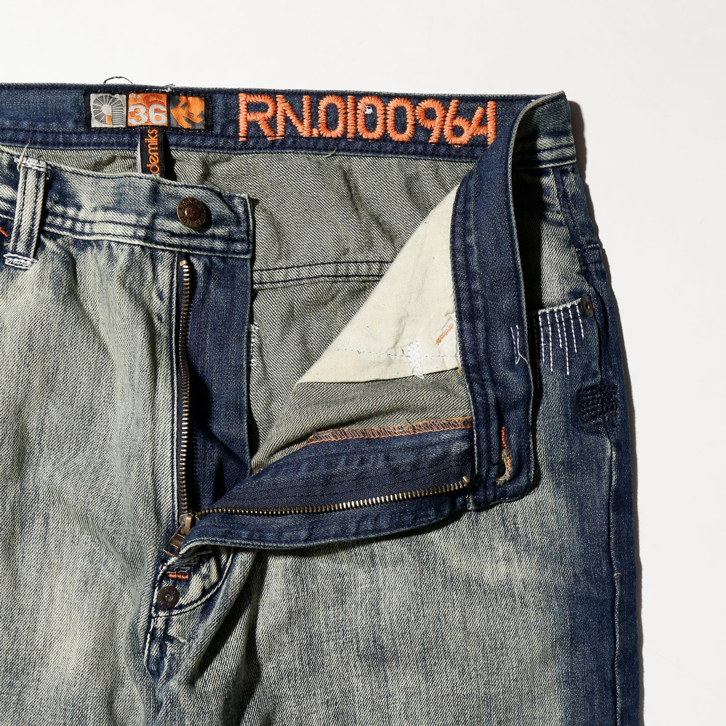 vintage akademics jeanius faded baggy jeans