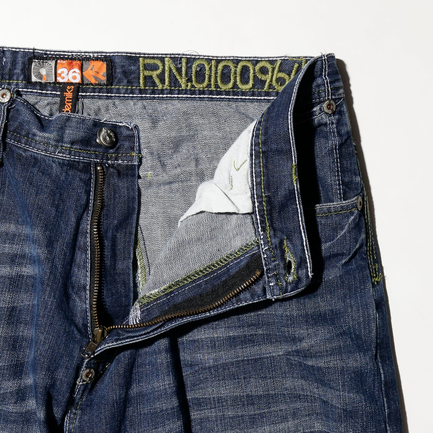 vintage akademiks petroglyph denim bermuda shorts