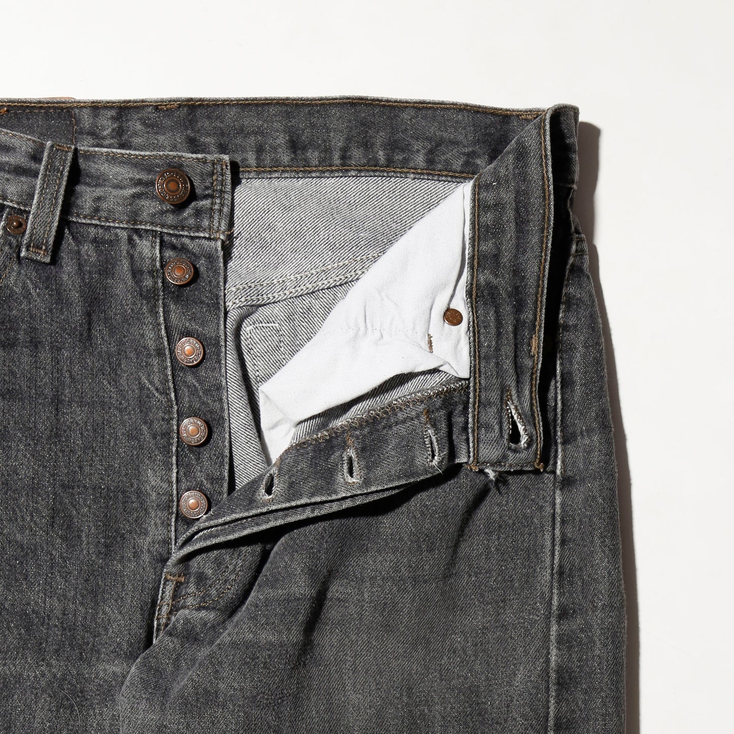 *one-off 90's levi's 501 crush jeans