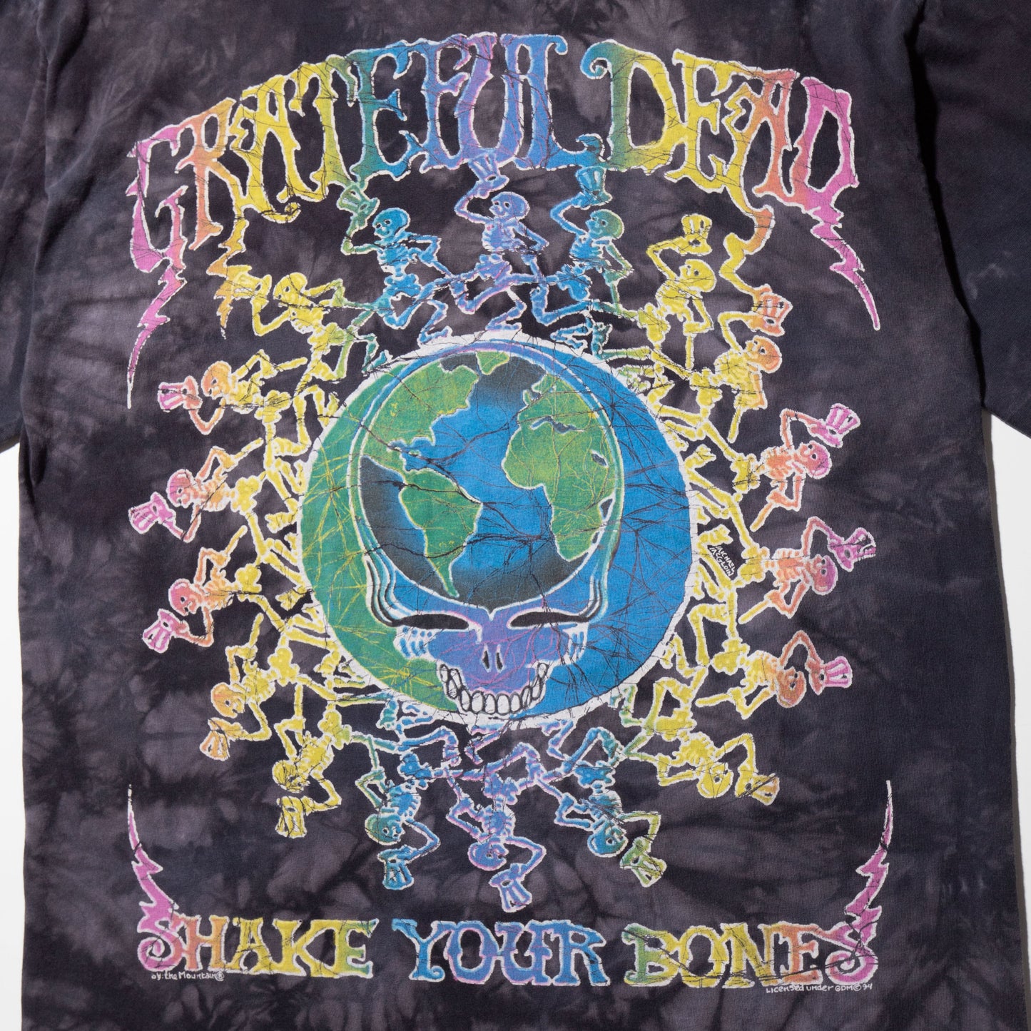 vintage 1994's Grateful Dead Shake Your Bones t-shirt