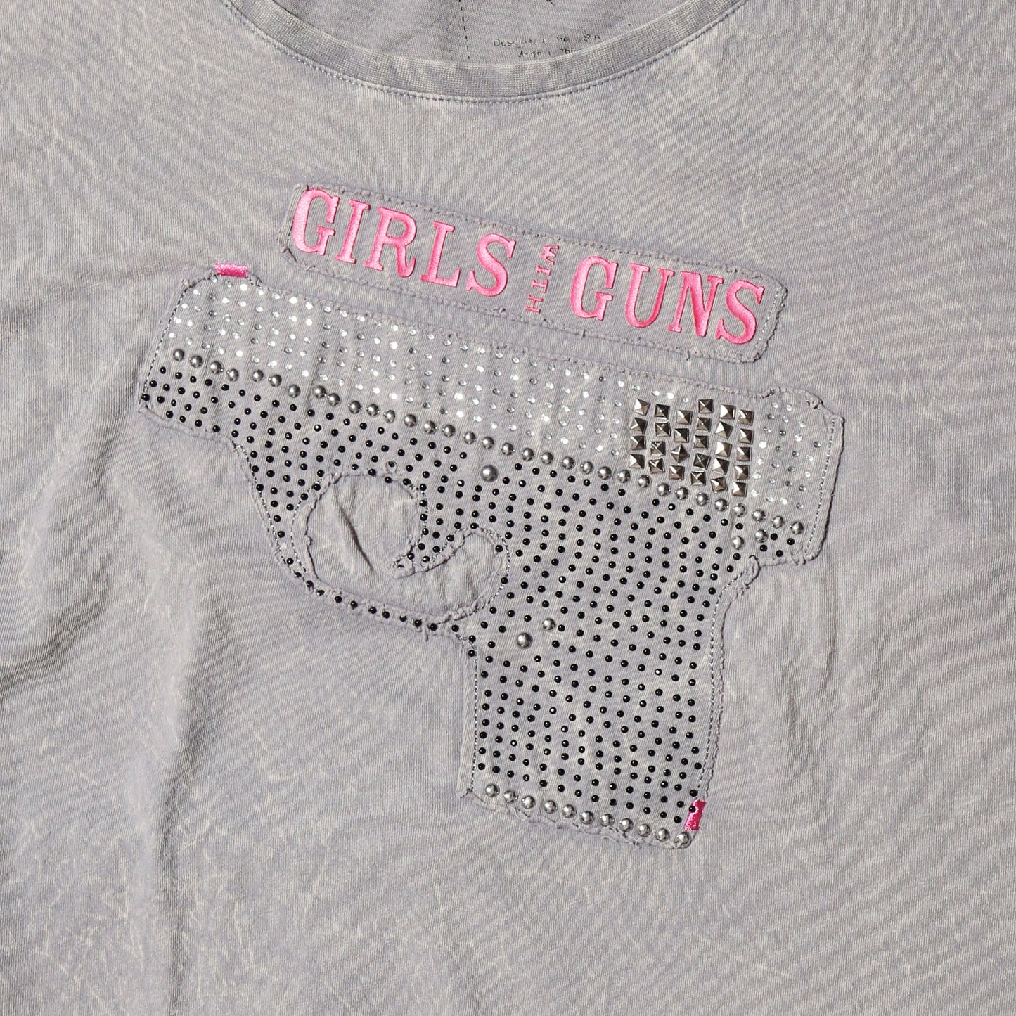 vintage 00's girls with guns studs pistol t-shirt